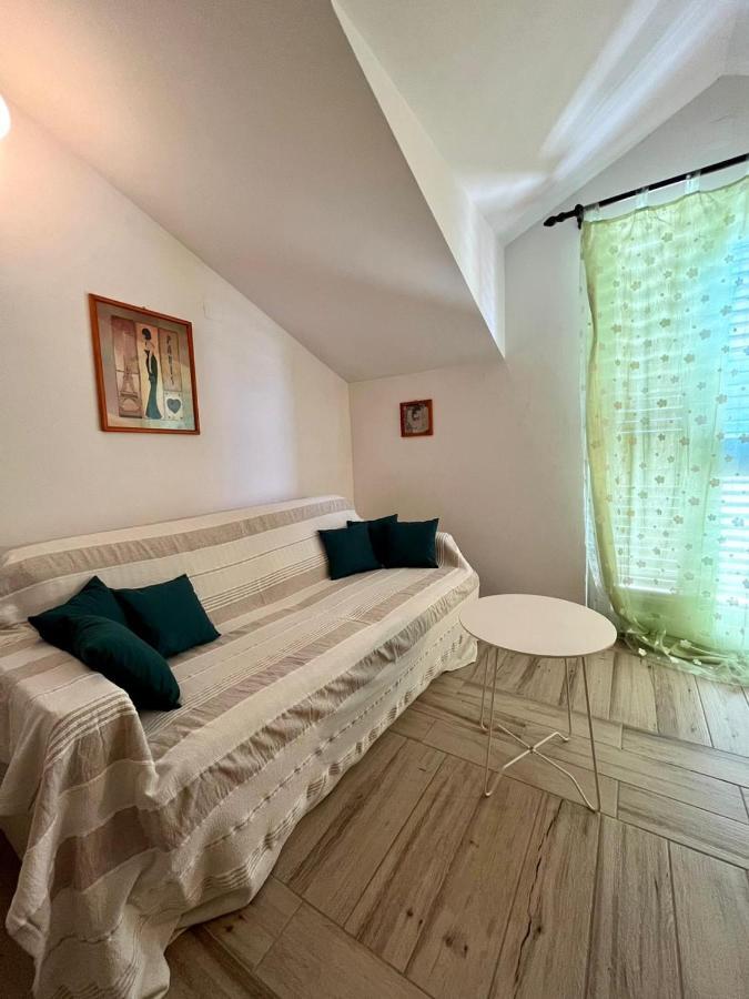 Appartement Gorana Apartman With Swimming Pool à Jelsa  Extérieur photo