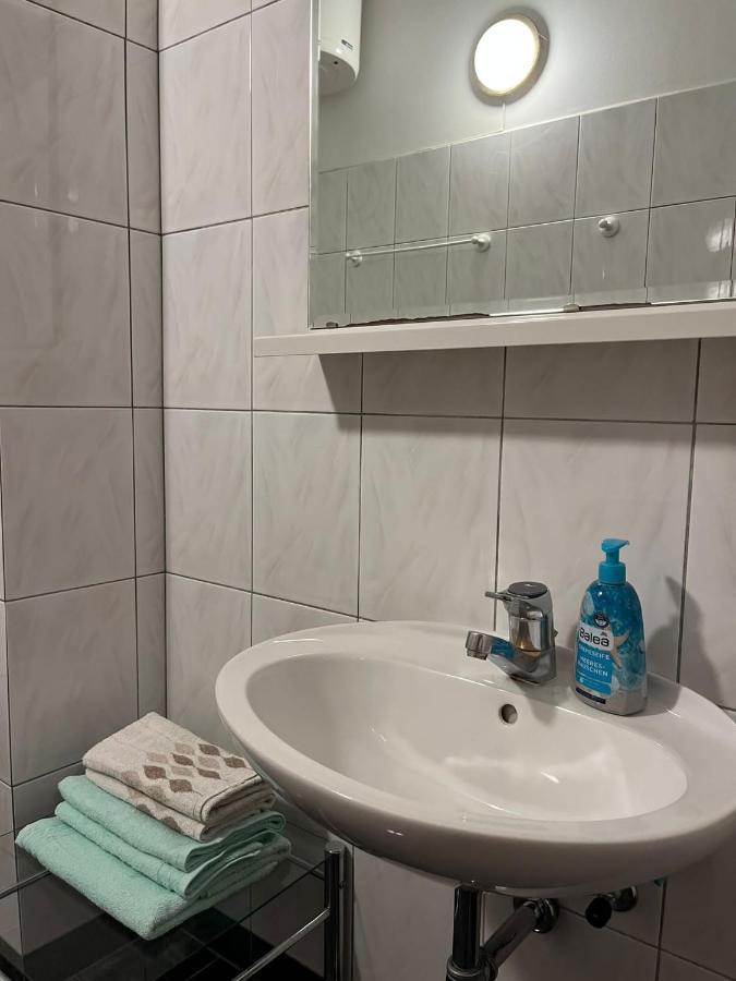 Appartement Gorana Apartman With Swimming Pool à Jelsa  Extérieur photo