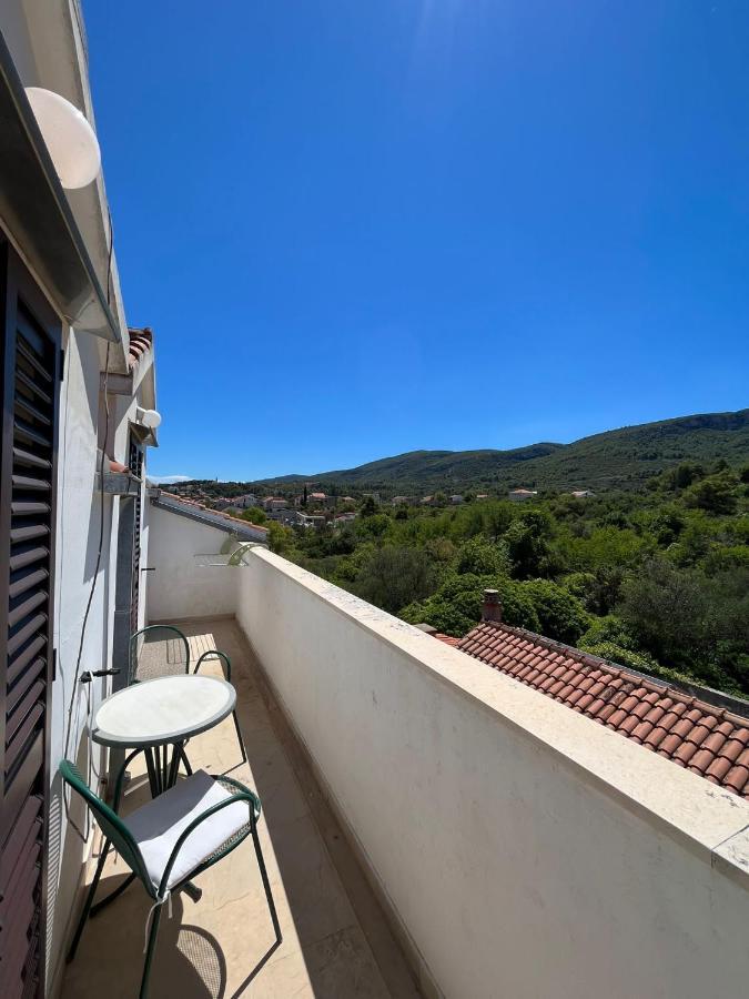 Appartement Gorana Apartman With Swimming Pool à Jelsa  Extérieur photo